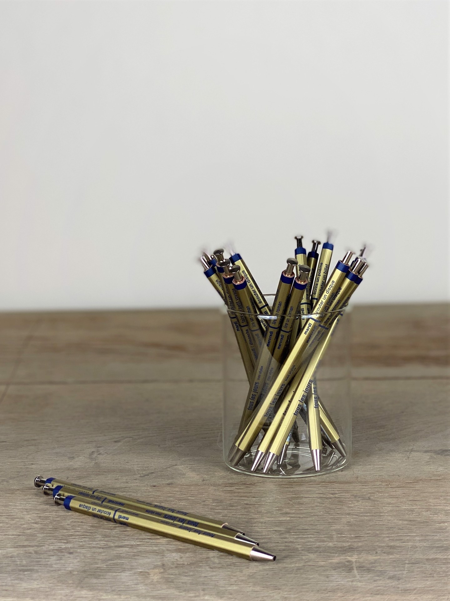 Kugelschreiber extraschlank mit japanischer Needlepoint Mine gold