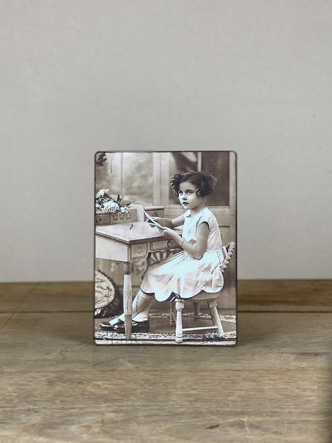 Vintage Holzbild Schreibtisch Mädchen